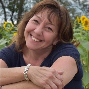 Meet your Posher, Leeann